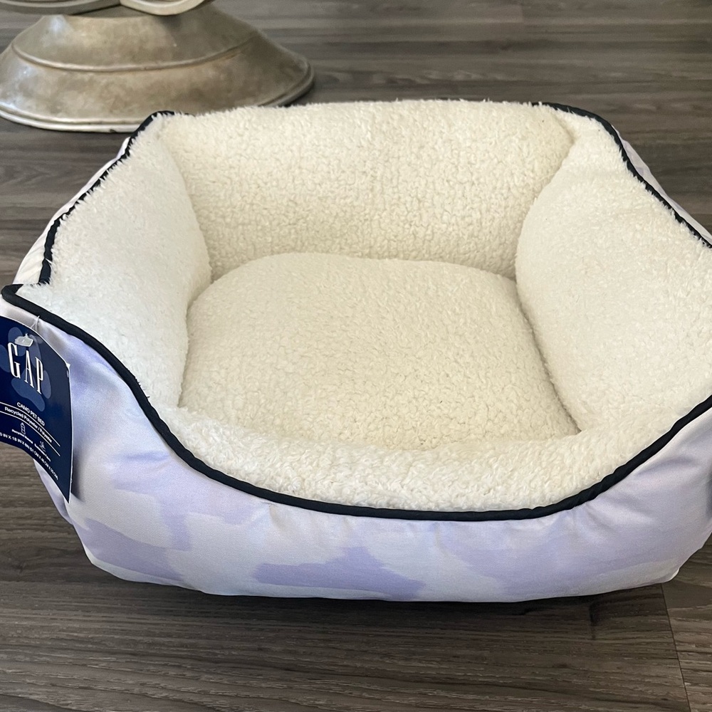 GAP Cream and Black Dog Bed